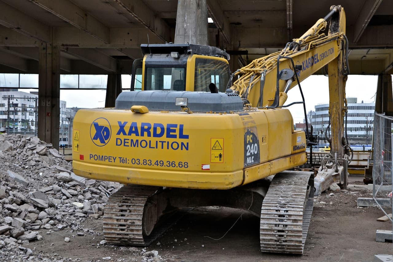Komatsu PC240